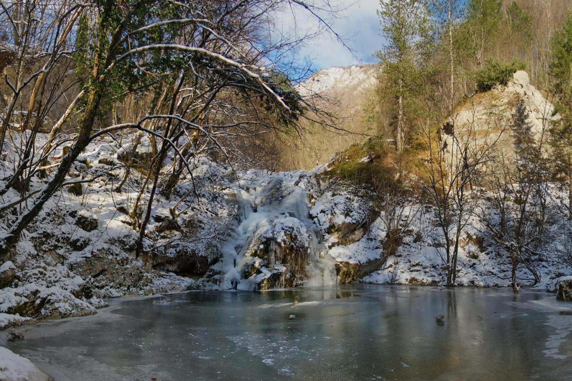 Hotel Kovac Osilnica Екстер'єр фото