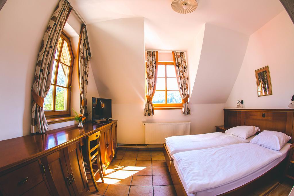 Hotel Kovac Osilnica Екстер'єр фото
