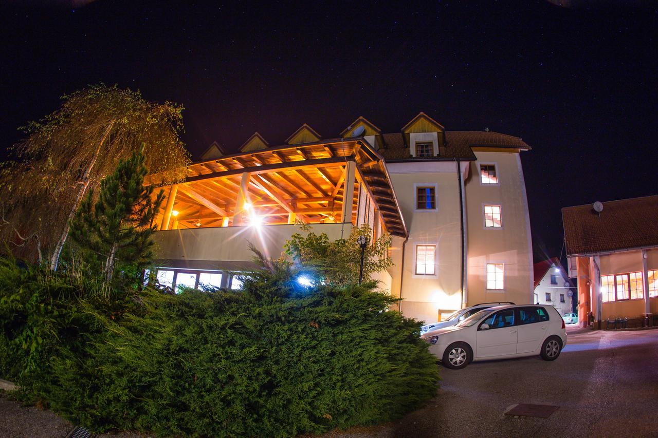 Hotel Kovac Osilnica Екстер'єр фото