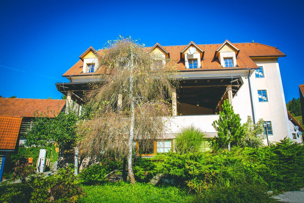 Hotel Kovac Osilnica Екстер'єр фото